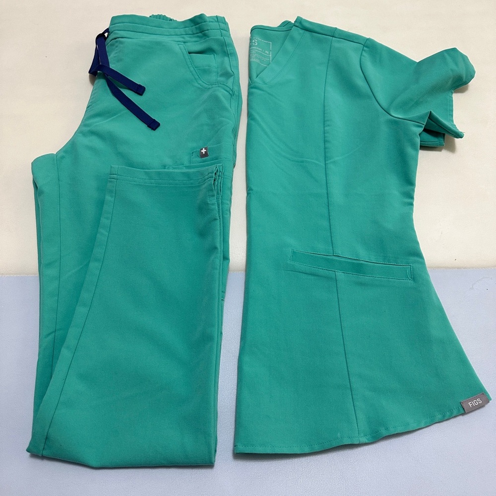 Figs Scrub Set - Top & Pants